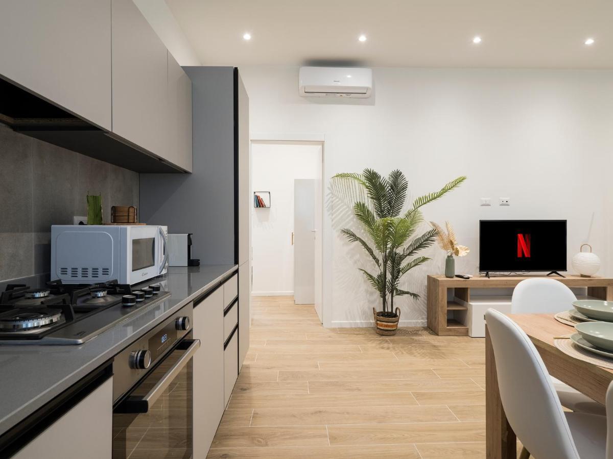 Appartement Casa Design Con A/C E Wifi_7 Minuti Ciampino Aeroporto Extérieur photo